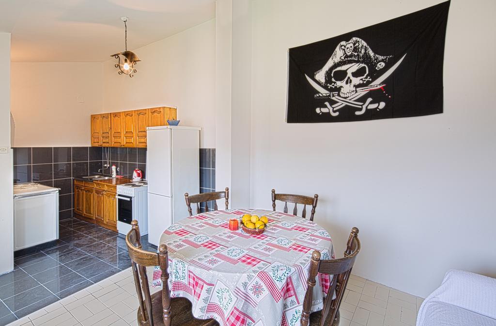 Pirate Backpackers Ulcinj Pokój zdjęcie