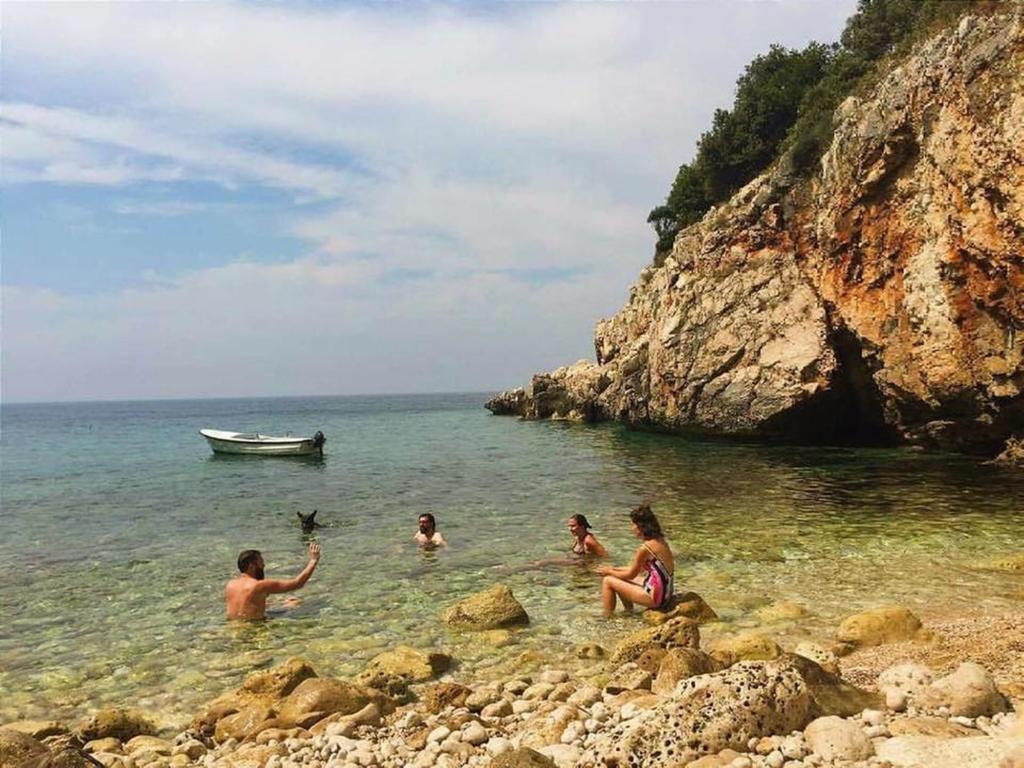 Pirate Backpackers Ulcinj Zewnętrze zdjęcie